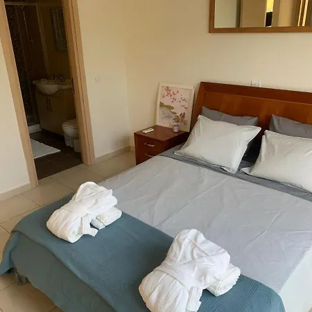 Tersefanou's Getaway B03